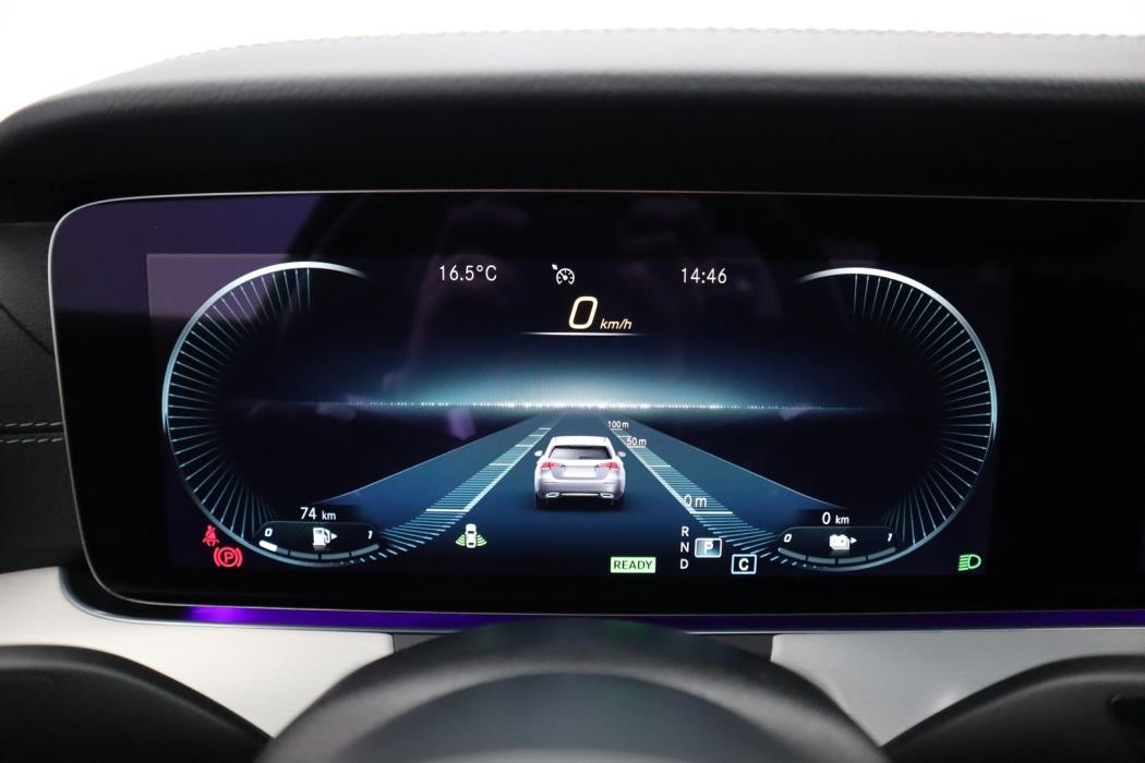 MERCEDES-BENZ E 2022