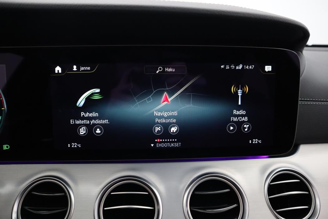 MERCEDES-BENZ E 2022