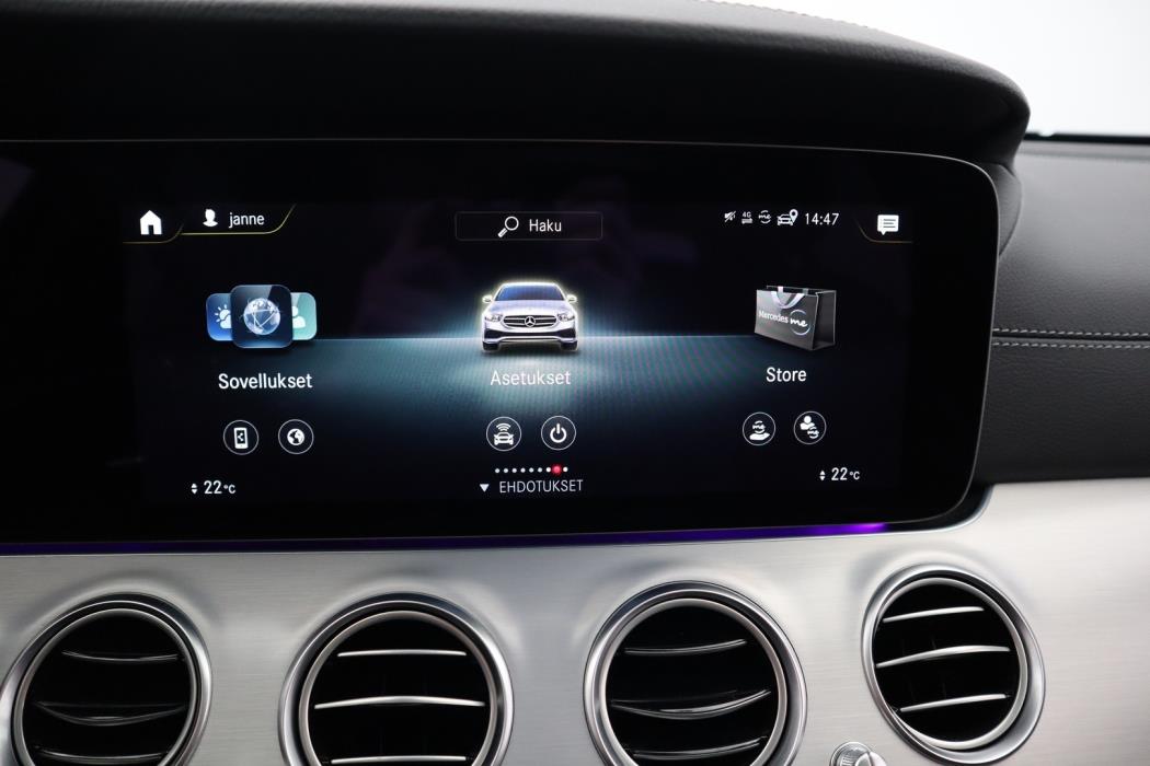 MERCEDES-BENZ E 2022