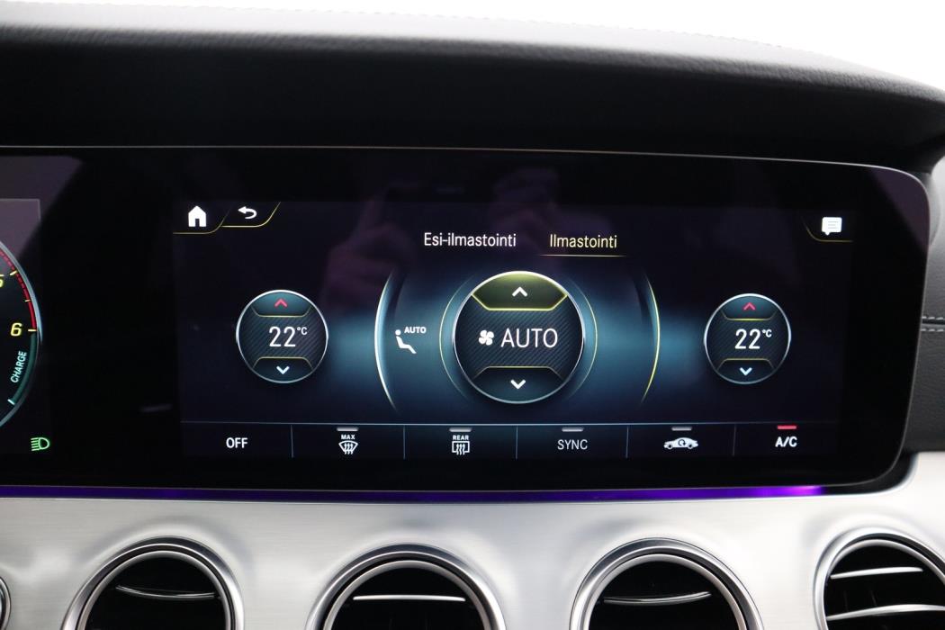 MERCEDES-BENZ E 2022