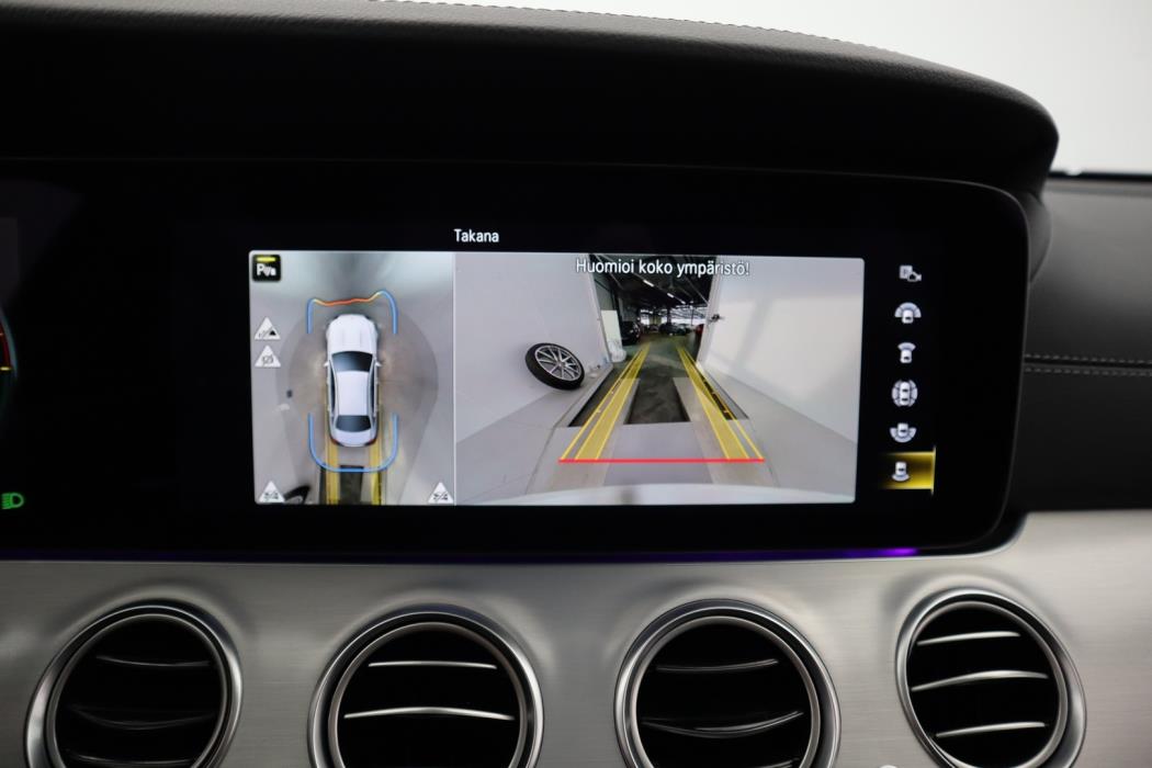 MERCEDES-BENZ E 2022