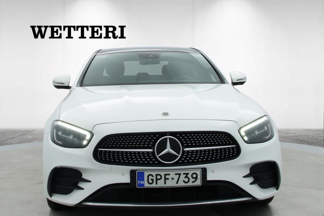 MERCEDES-BENZ E 2022