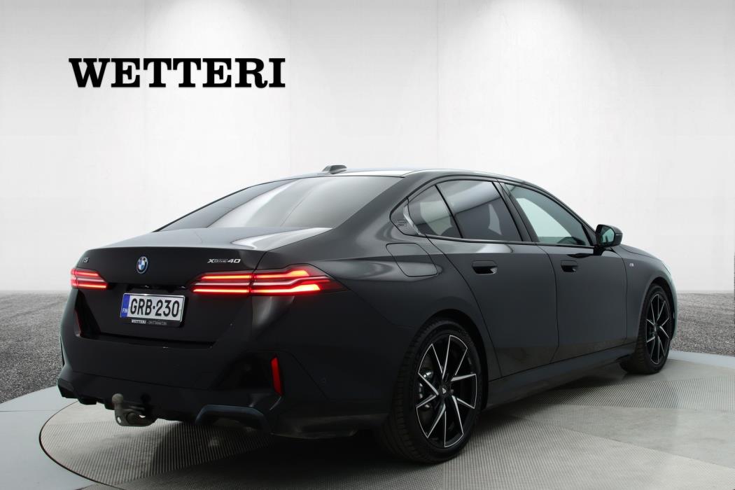 BMW i5 2024