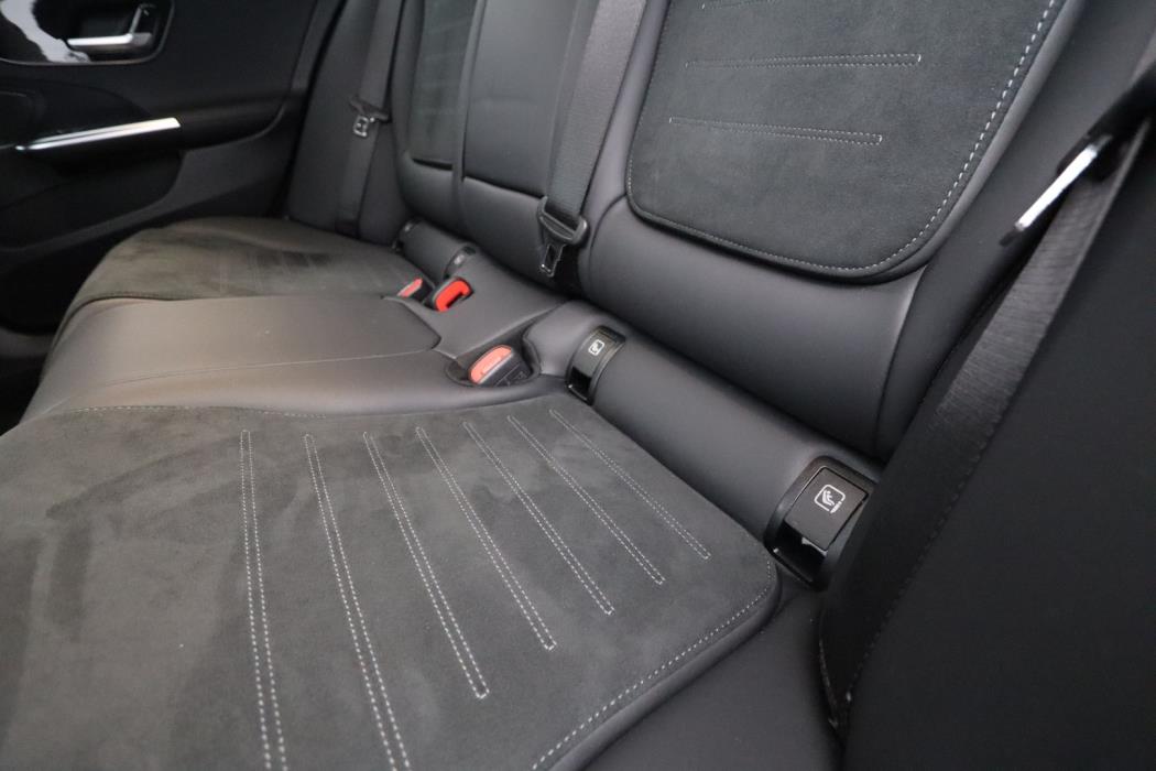 MERCEDES-BENZ C 2023