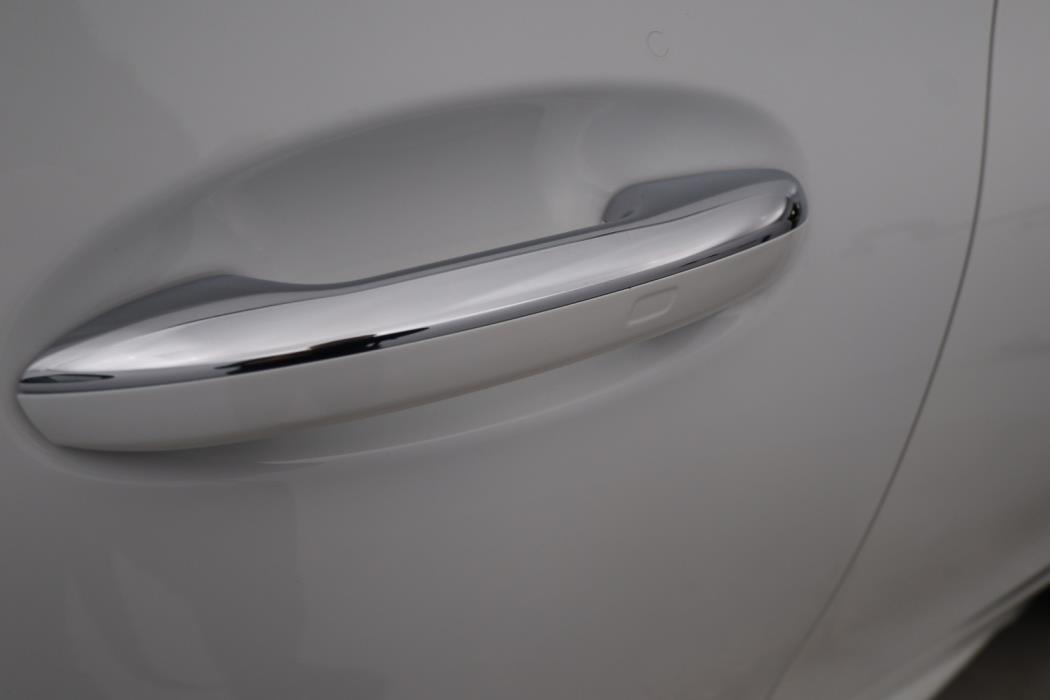 MERCEDES-BENZ C 2023