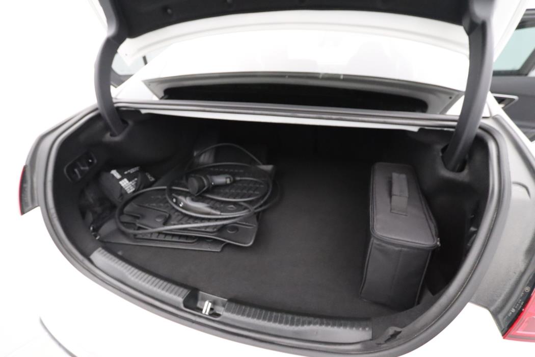 MERCEDES-BENZ C 2023