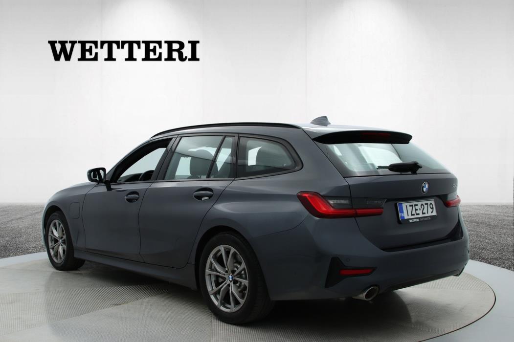 BMW 330 2021