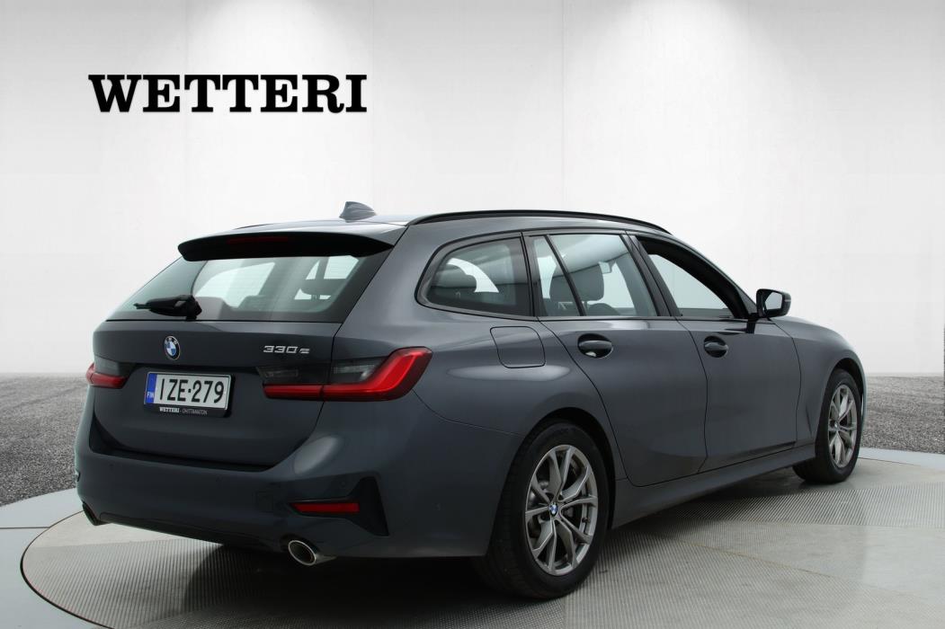 BMW 330 2021