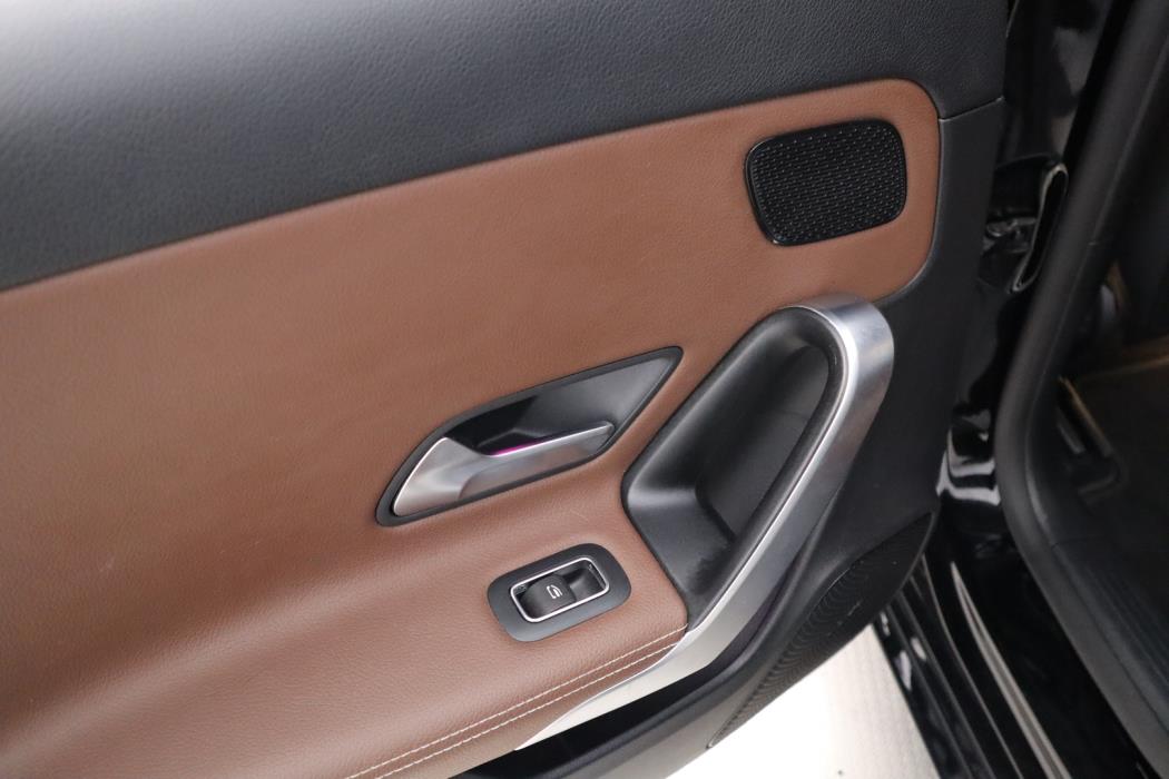 MERCEDES-BENZ A 2019