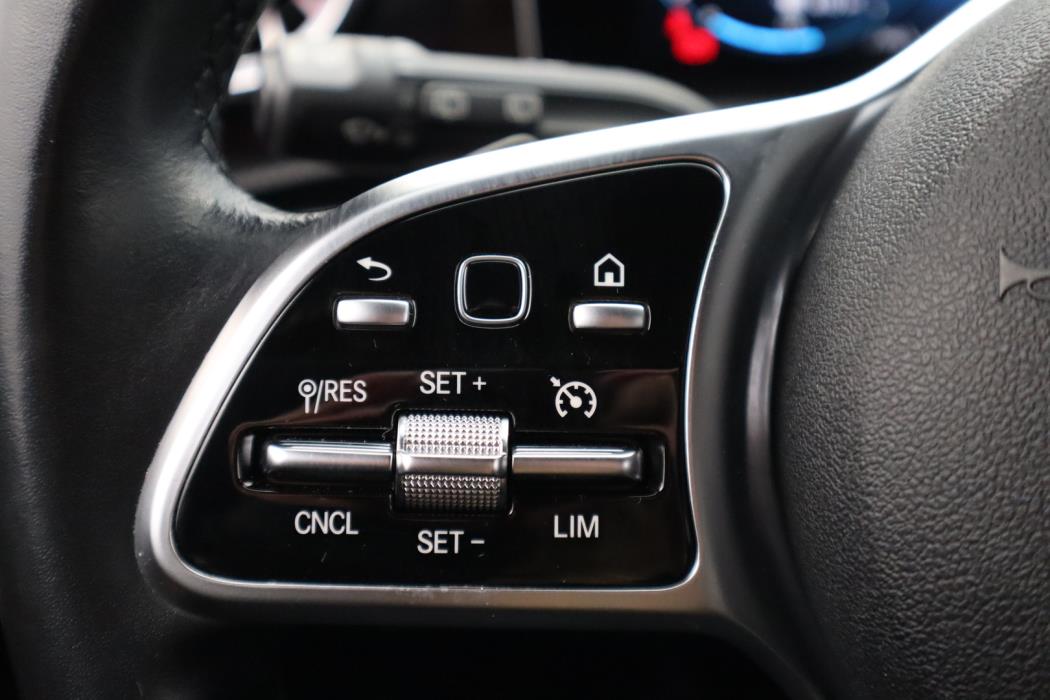 MERCEDES-BENZ A 2019