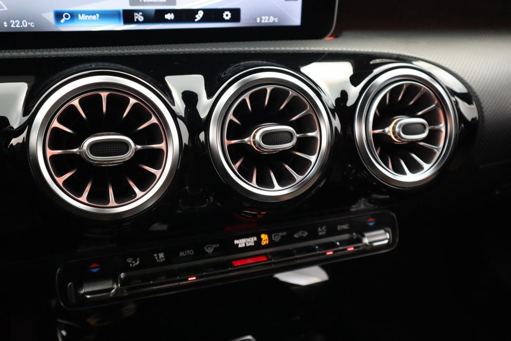 MERCEDES-BENZ A 2019