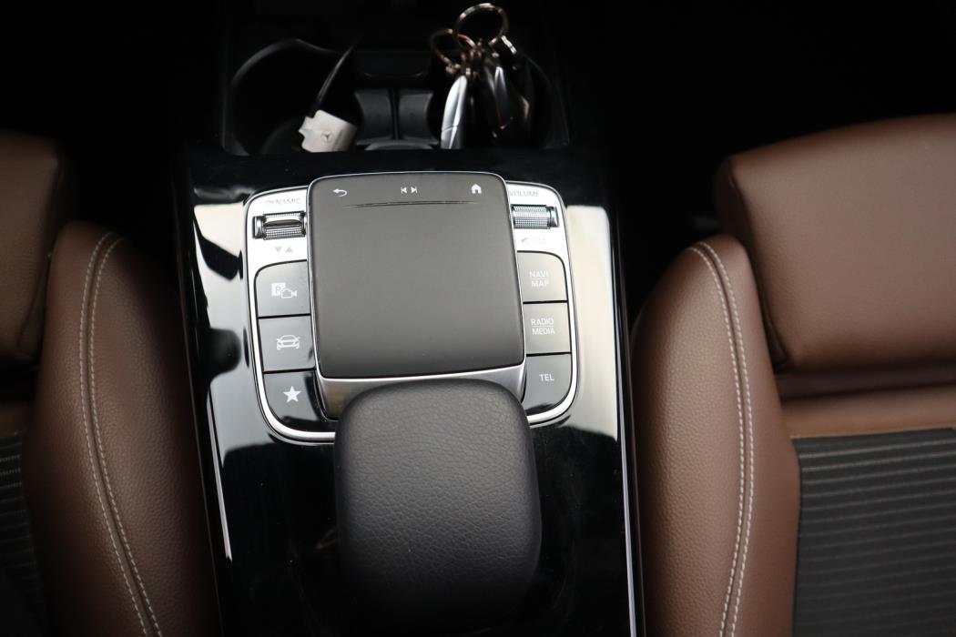 MERCEDES-BENZ A 2019