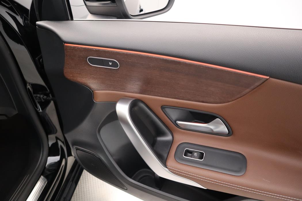 MERCEDES-BENZ A 2019