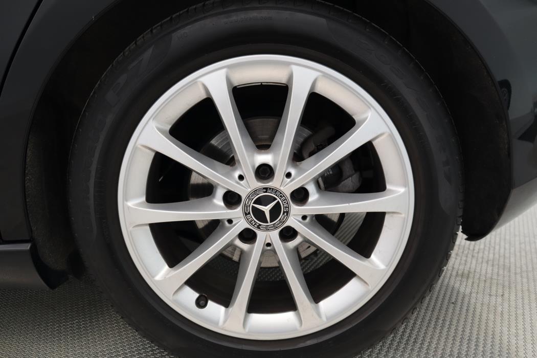 MERCEDES-BENZ A 2019
