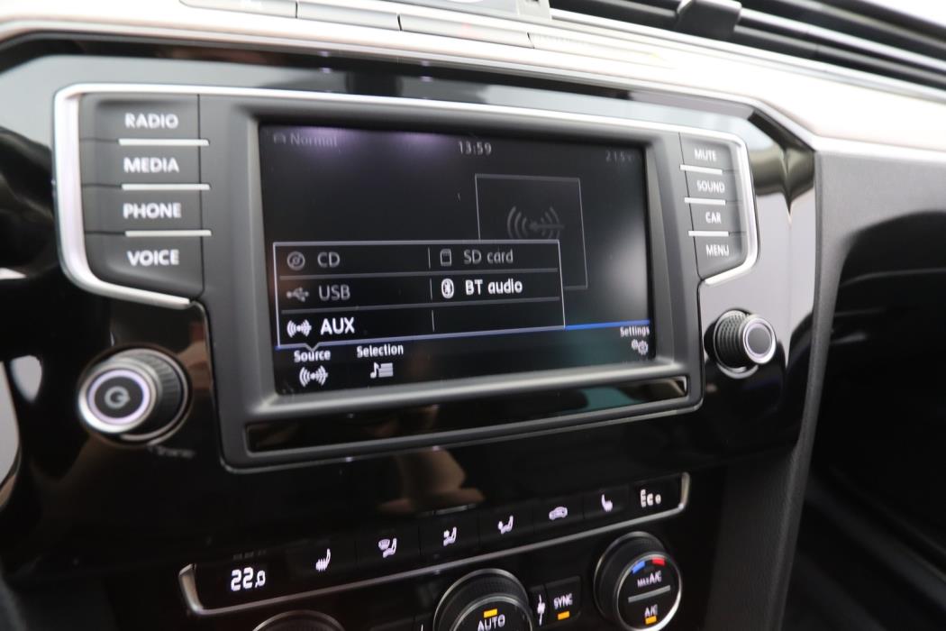 VOLKSWAGEN Passat 2016