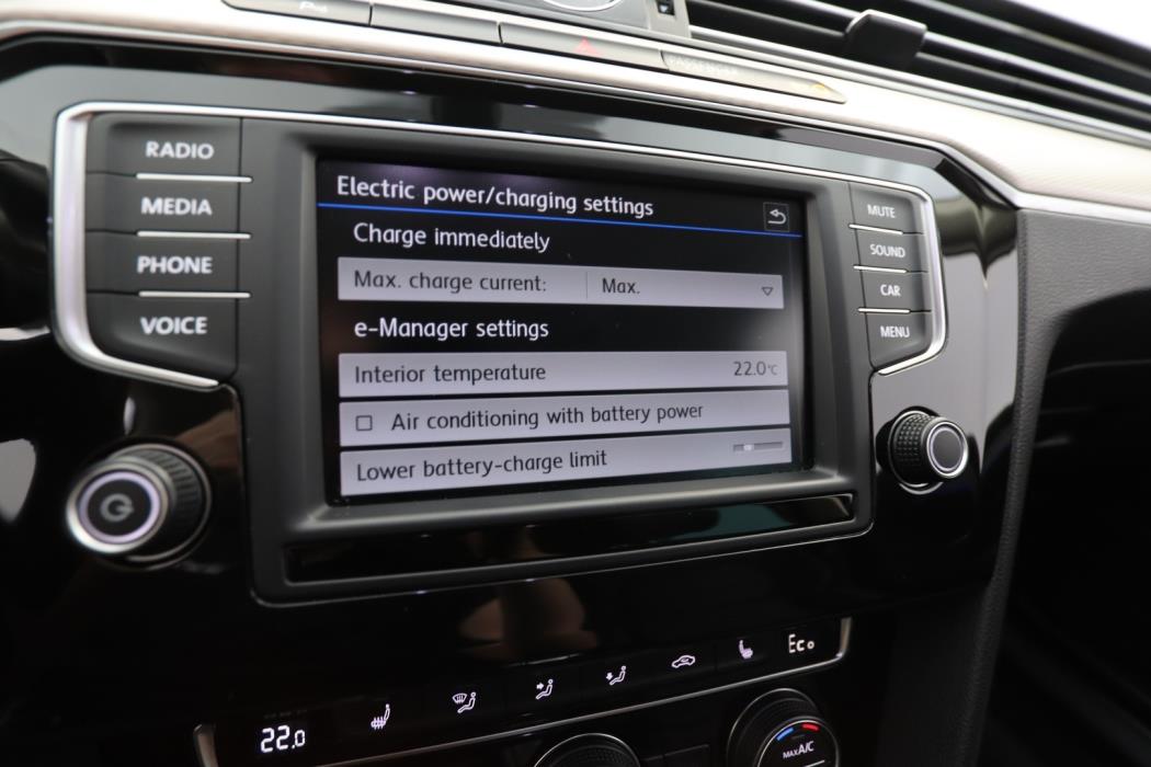 VOLKSWAGEN Passat 2016