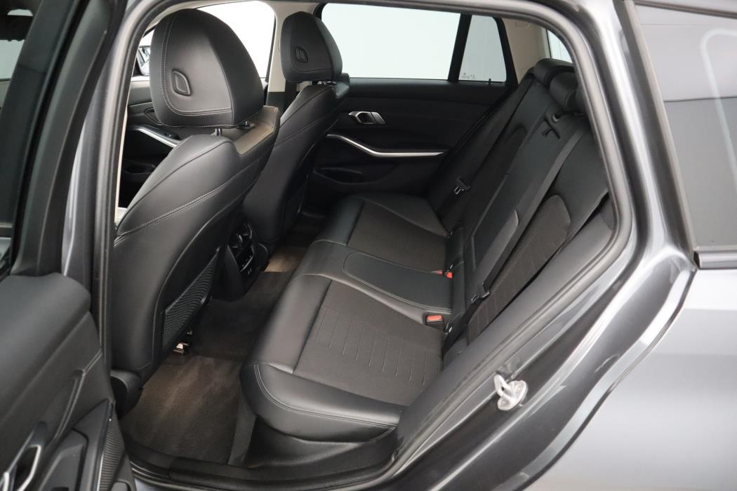BMW 320 2021