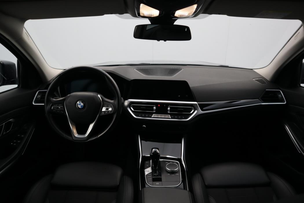 BMW 320 2021