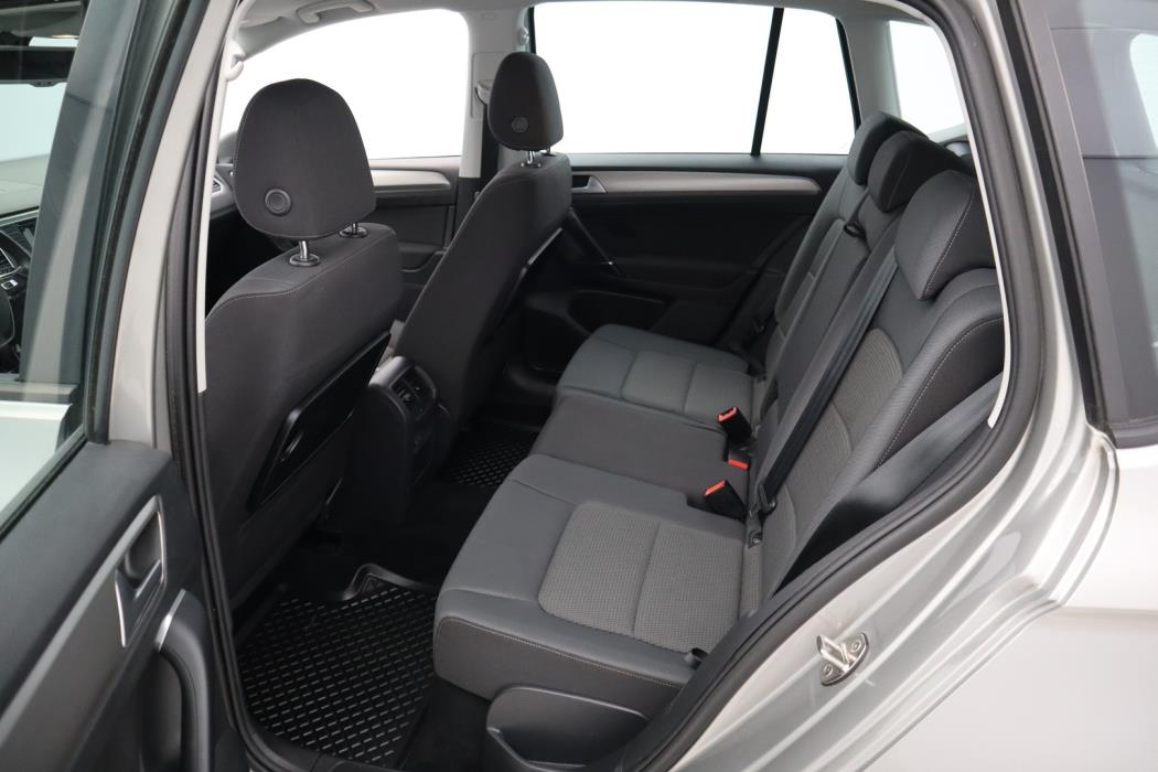 VOLKSWAGEN Golf Sportsvan 2016