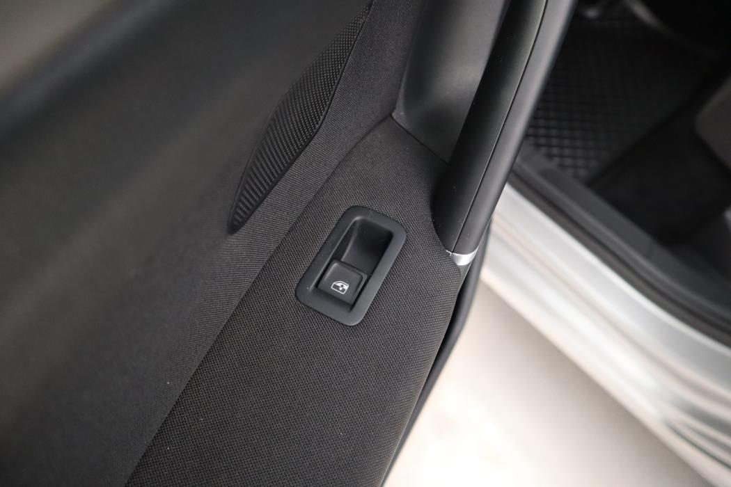 VOLKSWAGEN Golf Sportsvan 2016