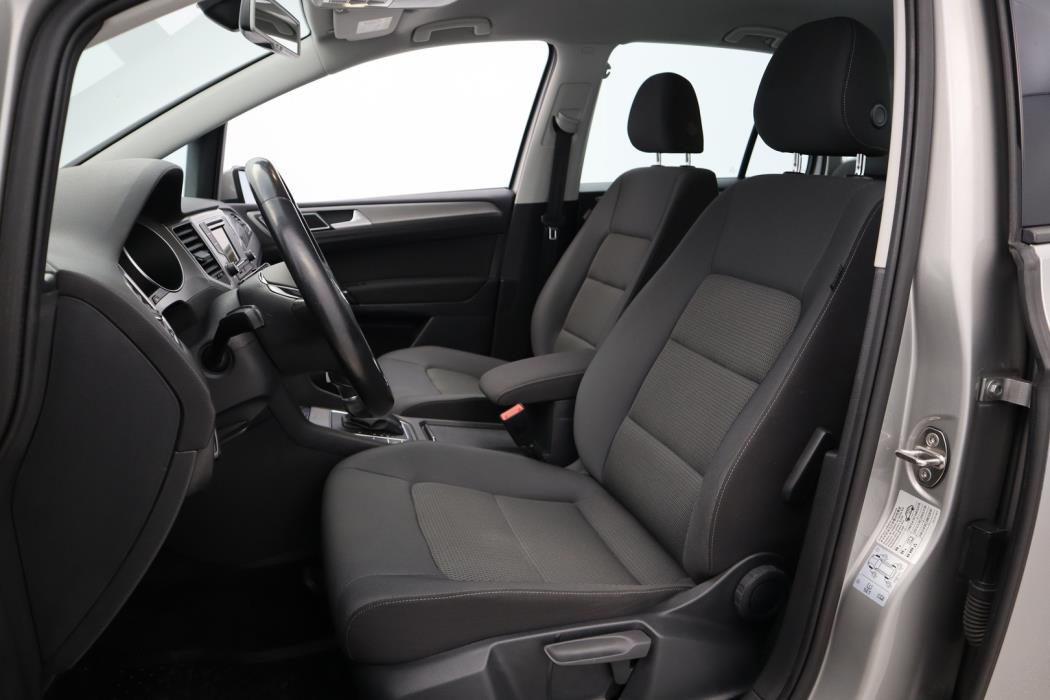 VOLKSWAGEN Golf Sportsvan 2016
