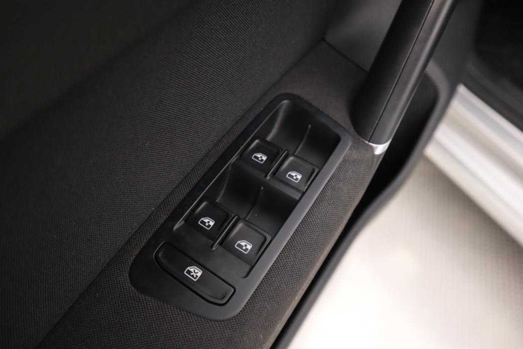 VOLKSWAGEN Golf Sportsvan 2016