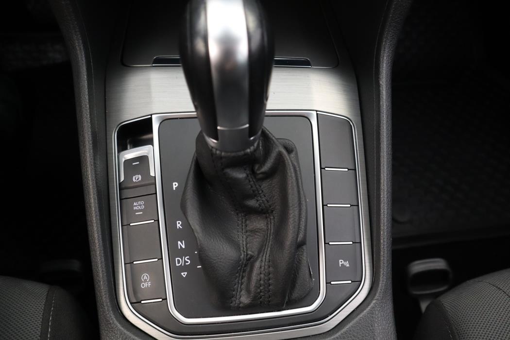 VOLKSWAGEN Golf Sportsvan 2016