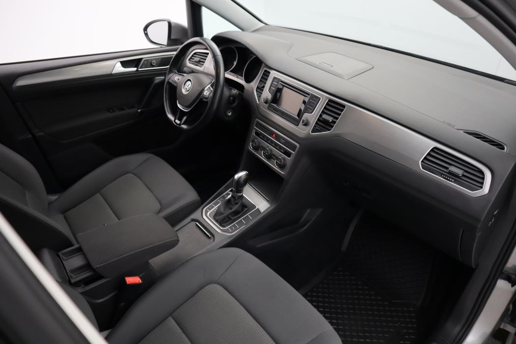 VOLKSWAGEN Golf Sportsvan 2016