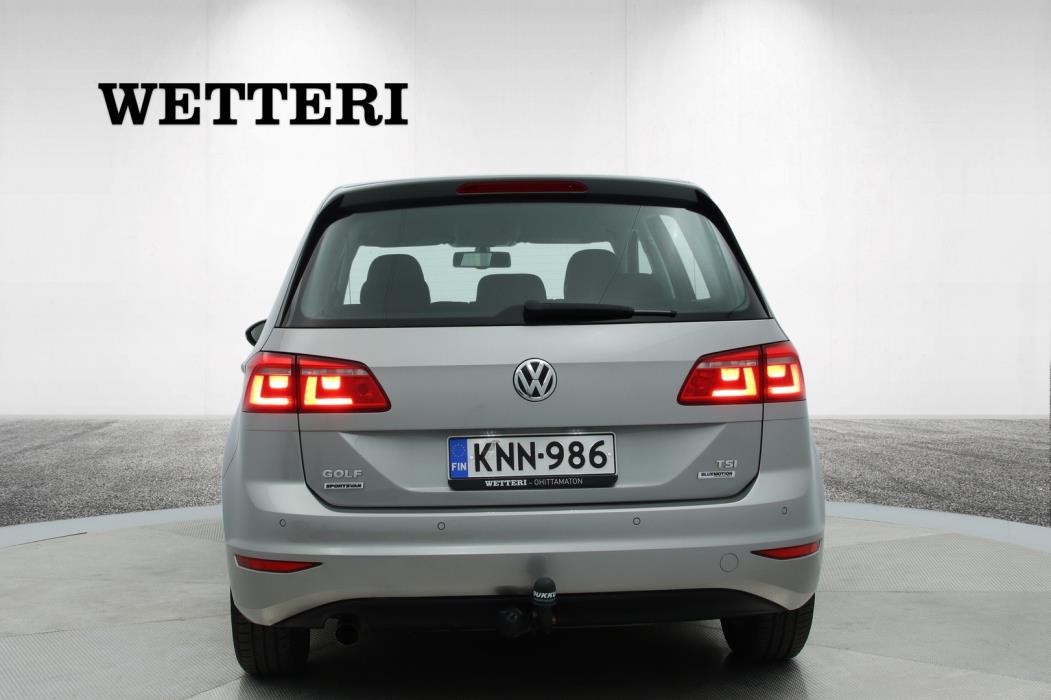 VOLKSWAGEN Golf Sportsvan 2016