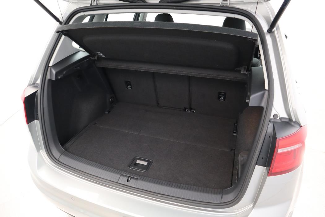 VOLKSWAGEN Golf Sportsvan 2016