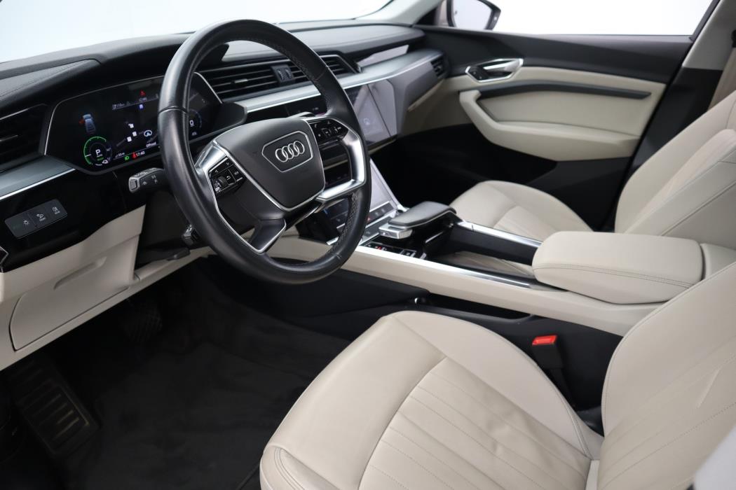 AUDI Q8 e-tron 2024