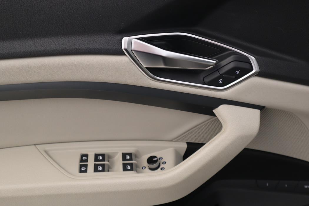 AUDI Q8 e-tron 2024