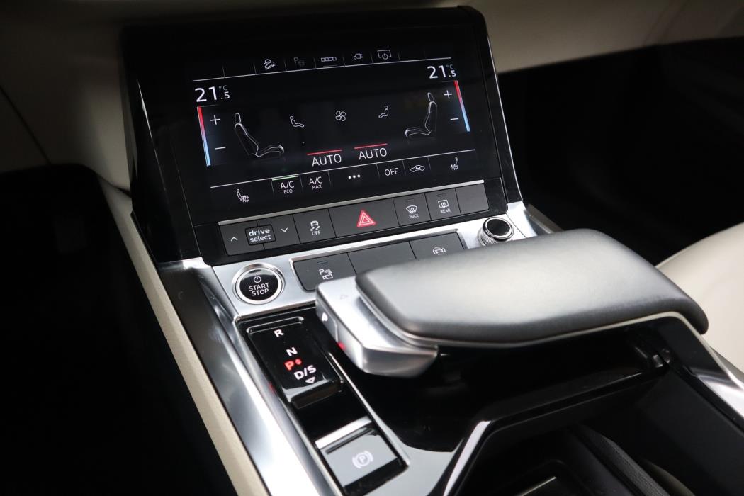 AUDI Q8 e-tron 2024