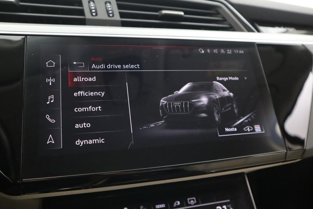 AUDI Q8 e-tron 2024