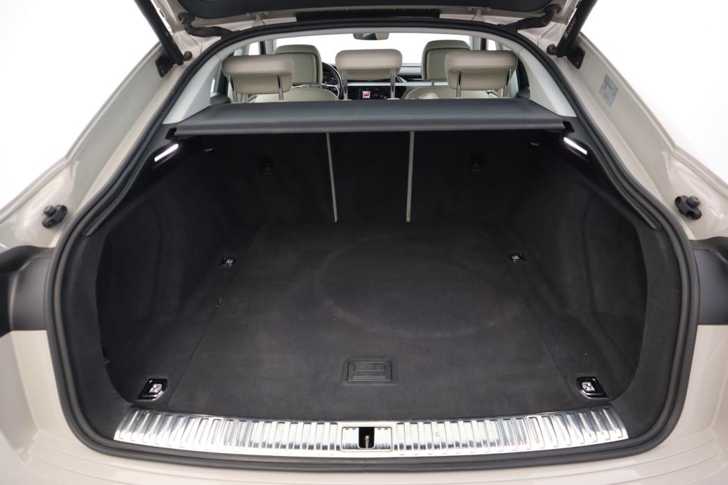 AUDI Q8 e-tron 2024