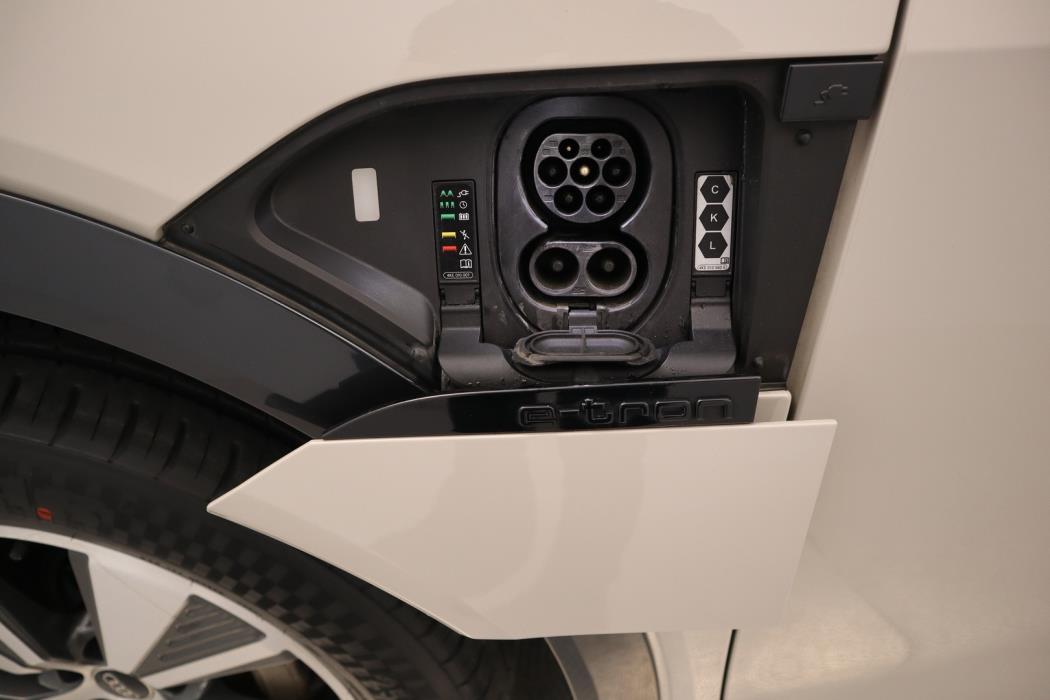AUDI Q8 e-tron 2024
