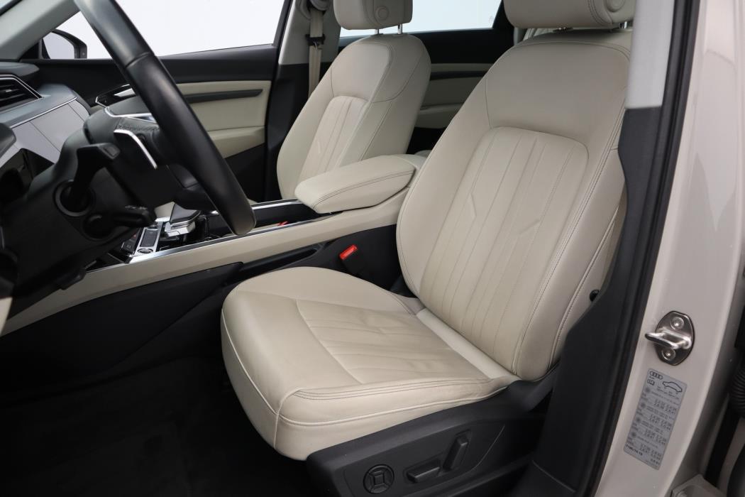 AUDI Q8 e-tron 2024