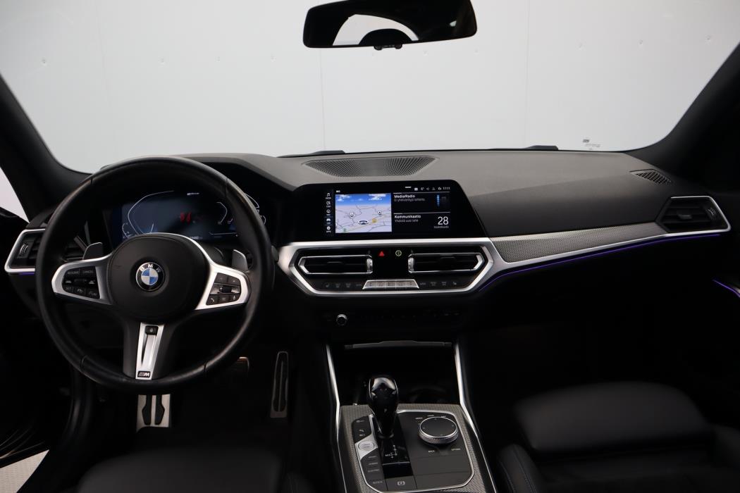 BMW 330 2022