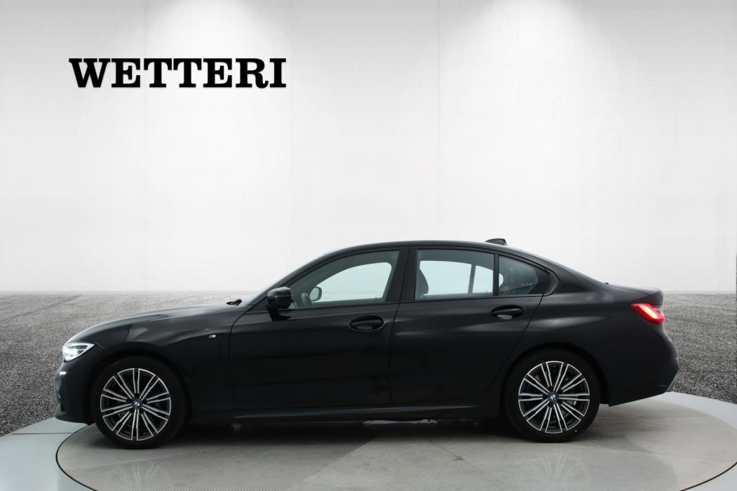 BMW 330 2022