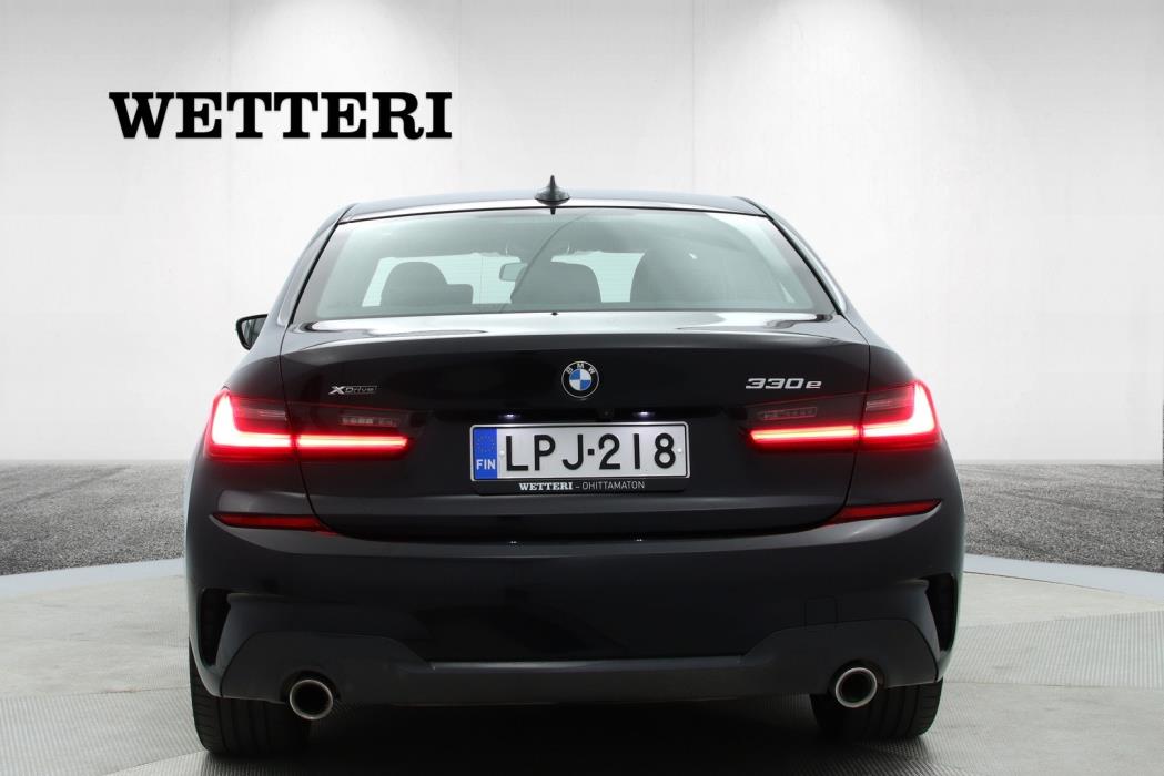 BMW 330 2022