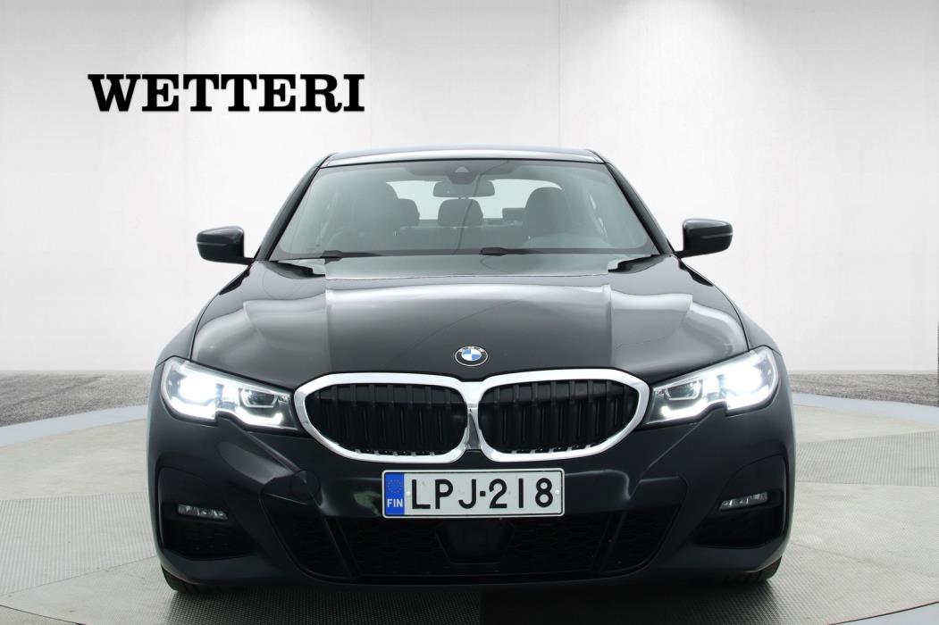 BMW 330 2022