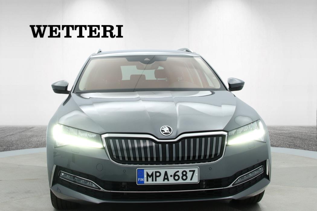 SKODA Superb 2025