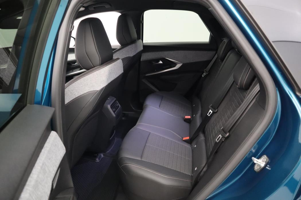 PEUGEOT E-3008 2025