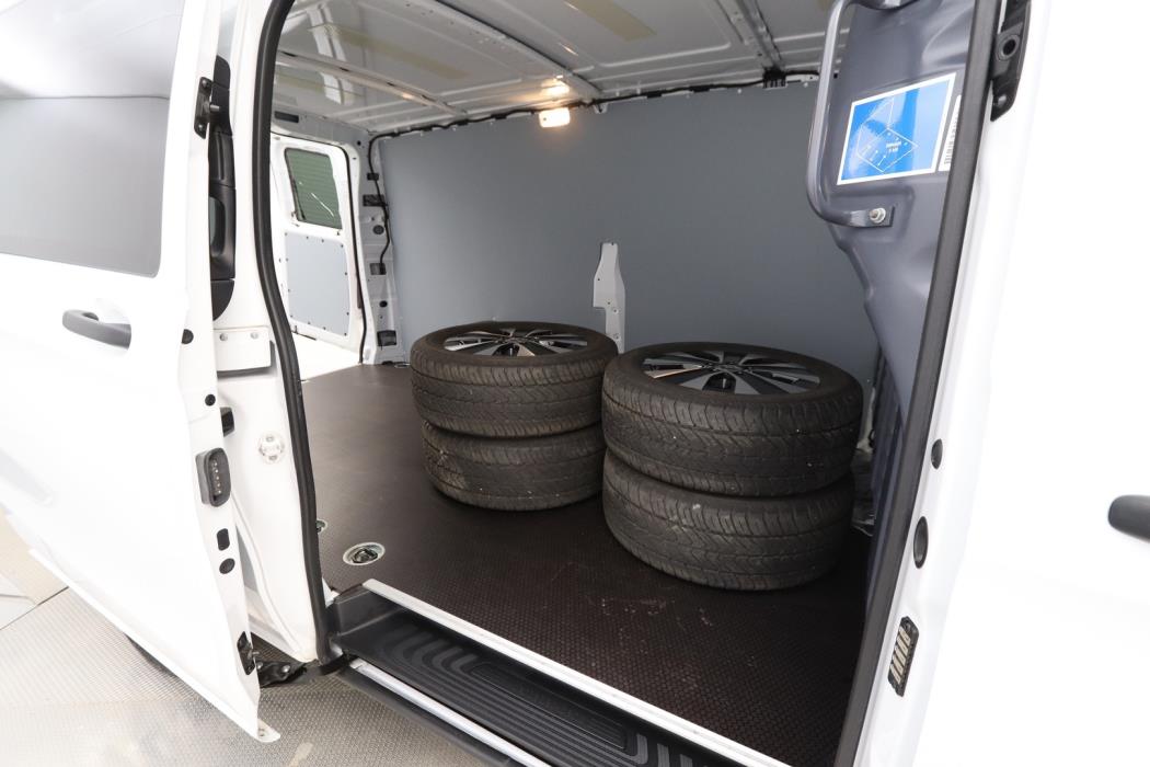 MERCEDES-BENZ Vito 2023