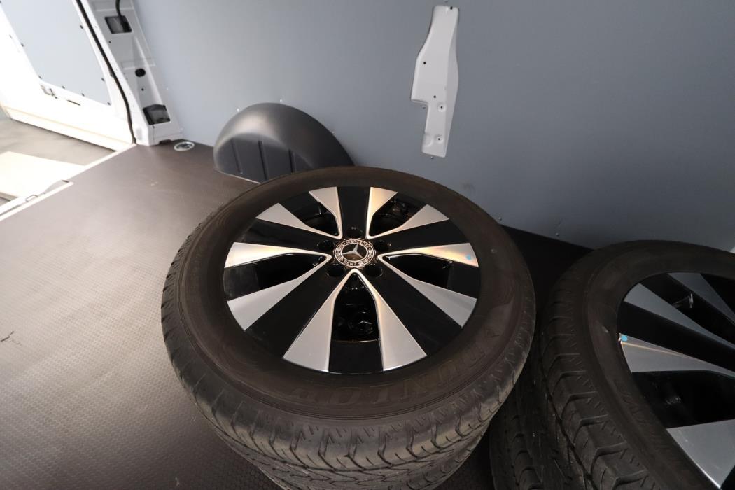 MERCEDES-BENZ Vito 2023