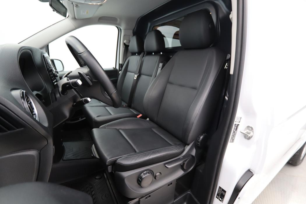 MERCEDES-BENZ Vito 2023