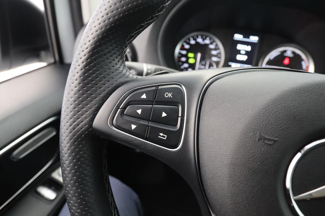 MERCEDES-BENZ Vito 2023