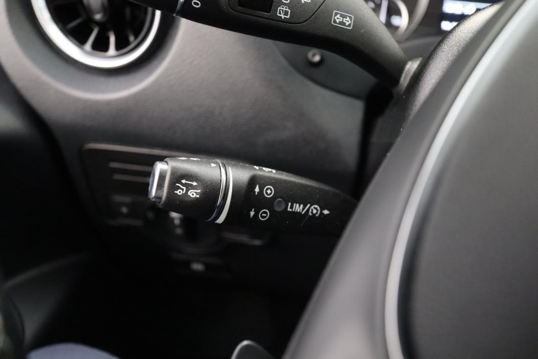 MERCEDES-BENZ Vito 2023