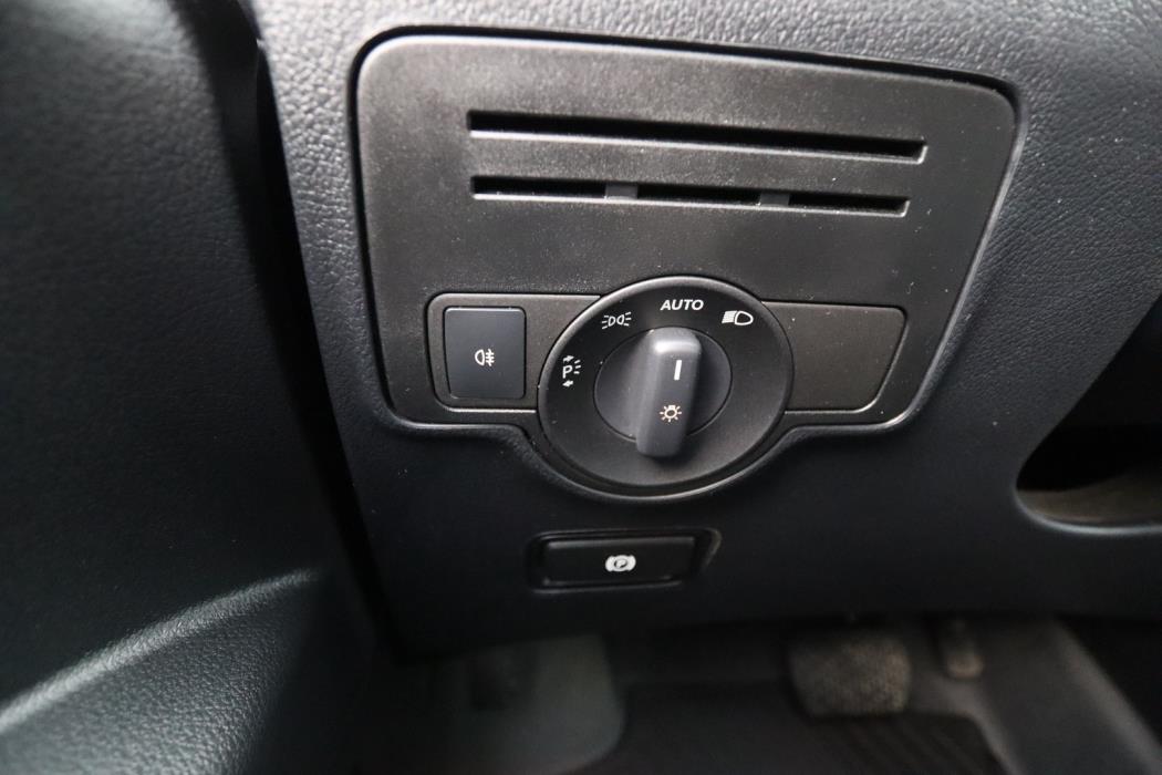 MERCEDES-BENZ Vito 2023