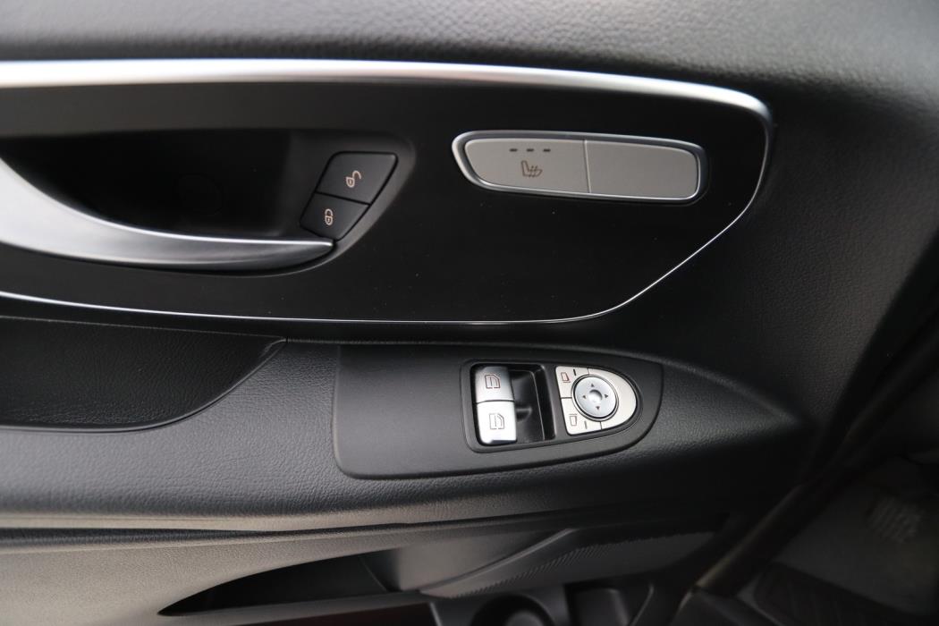 MERCEDES-BENZ Vito 2023